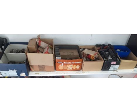 A quantity of vintage valves to include Mullard. Location:1.3 