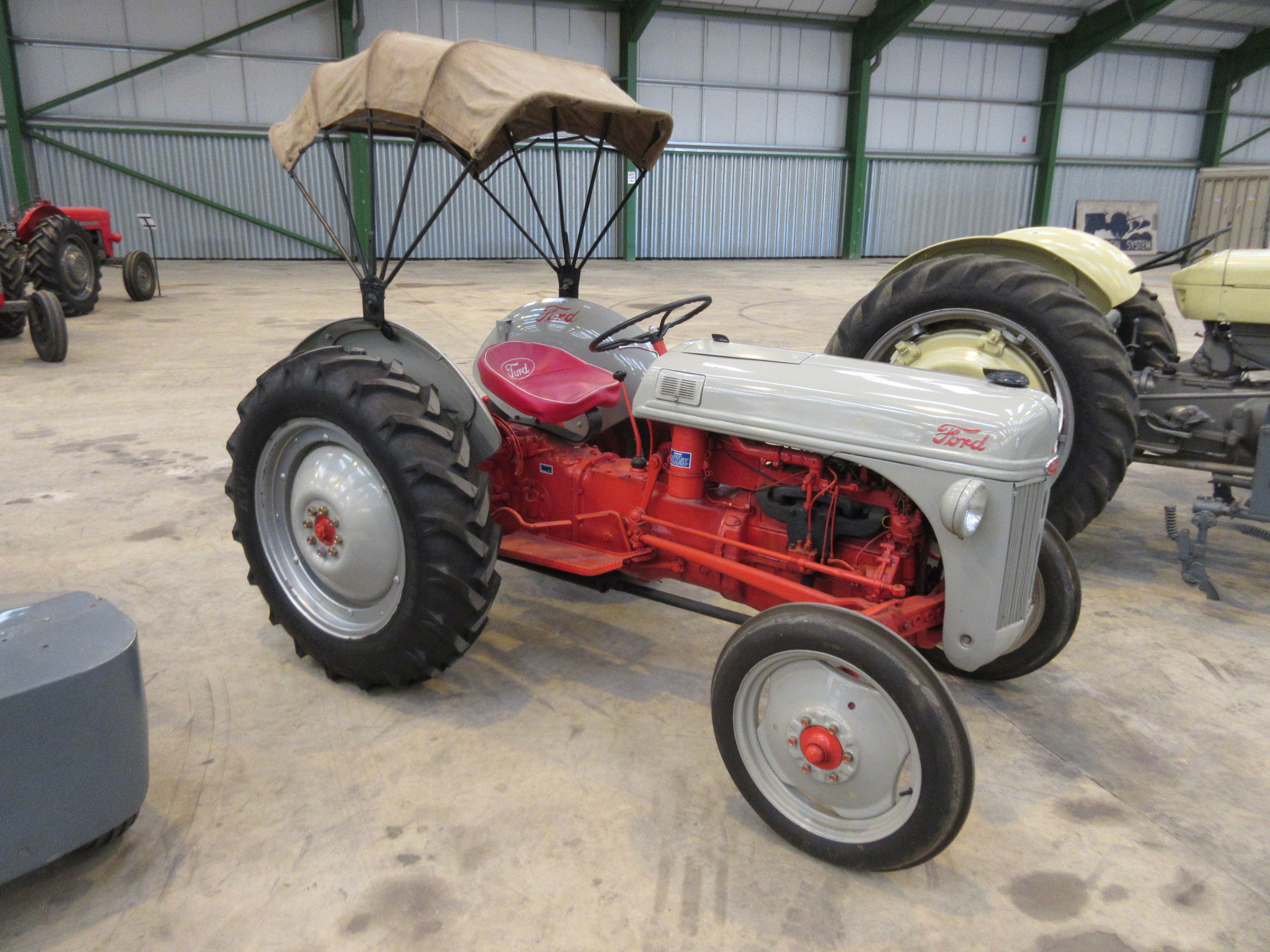 1950 Ford 8n An 4cylinder Petrol Paraffin Tractor Reg No 230 Xug Serial No 2662 The 8n Ford