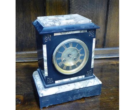 A black slate and hardstone mantle clock, 23 x 28cm 