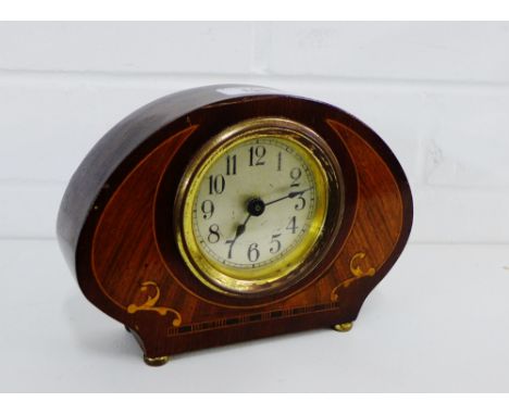 An early 20th century faux rosewood and inlaid mantle clock, 13 x 21cm
