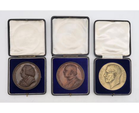 Three cased academic medals:  A Gulielmus (William) Cullen Medal by N. MacPhail Sc., engraved to Gavin McCallum, 1922-23 in J