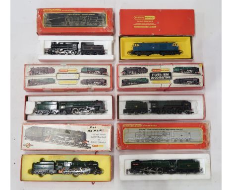 Various boxed Hornby locomotives to include a Silver Seal R.861 B.R. Class 9F 2-10-0 "Evening Star" and R.552 B.R. 4-6-2 "Oli