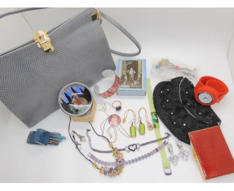 A Thomas Mott style trinket bowl, a pack of Bells playing cards, a beaded purse, and costume jewellery in a vintage handbag C