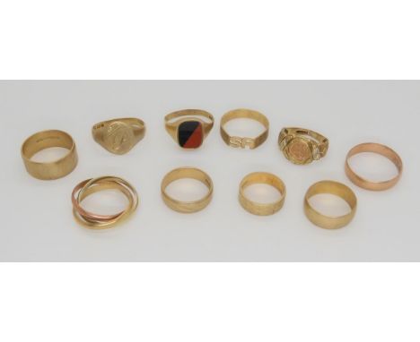 Ten 9ct gold rings to include, a bi colour signet ring size U1/2, wide wedding ring size S, three colour gold Russian wedding