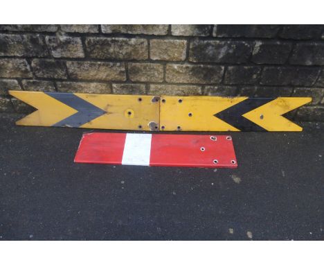 Three enamel signalling arms.