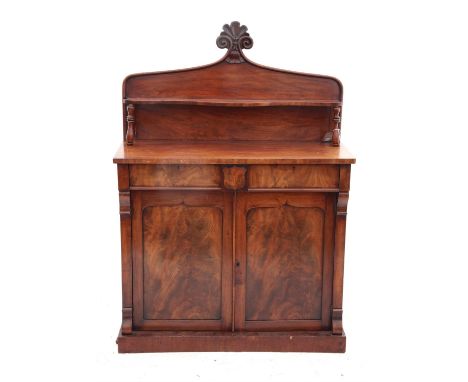 Victorian mahogany chiffonier with raised and single shelf over drawer and cupboards on plinth base, h148 x w103 x d40cm,