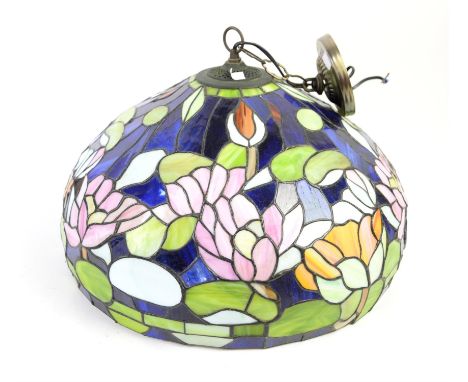 Tiffany style lamp shade with floral decoration, 54cm diameter,