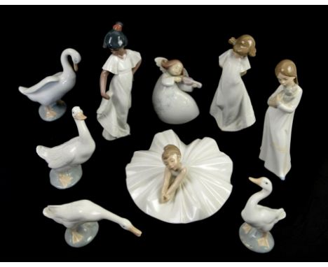 Collection of Nao and Lladro porcelain figurines (21)