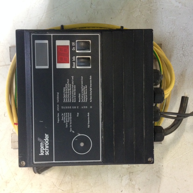 LOT OF TWO KROM SCHRODER BCU 460T5/2R3 BURNER CONTROL UNIT KROMSCHRODERWE PACKAGE AND SHIP TO YO