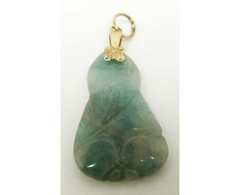A jade pendant,&nbsp;length 3.8cm