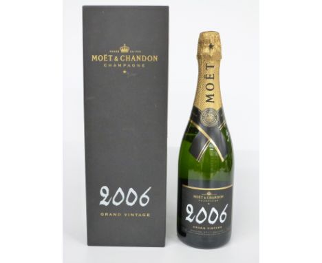 Moet &amp; Chandon 2006 Grand Vintage Champagne, 75cl, 12.5% vol, in original presentation box.