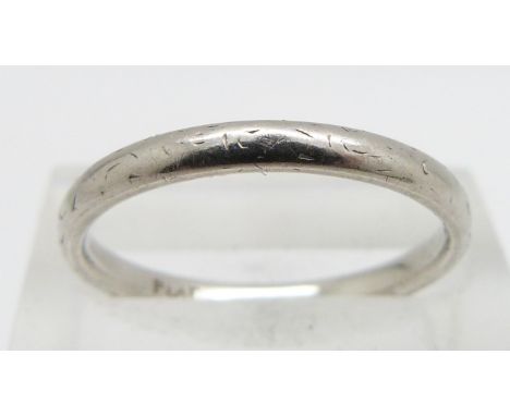 A platinum wedding band, 3.4g, size N/O