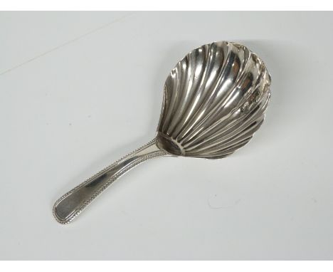 Georgian hallmarked silver caddy spoon with shell shaped bowl, London 1799 maker's mark JW, length 7.5cm, weight 7g