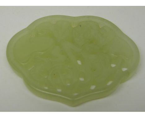 A 19thC Chinese carved&nbsp;and pierced jade plaque, length 5.5cm&nbsp;