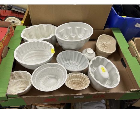 Quantity of assorted ceramic jelly moulds