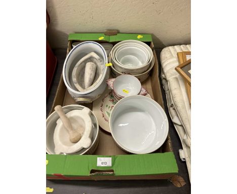 Mixed Lot: Assorted dinner wares to include Royal Worcester Evesham and others