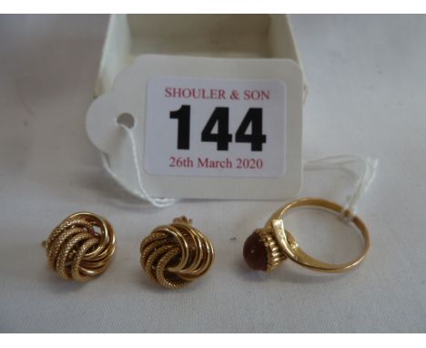 Pair 9ct Gold knot style earrings ( 1.9g ) and yellow metal ring ( 2.3g )