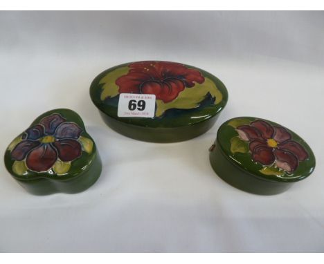 Moorcroft Hibiscus and Anemone trinket boxes (3) 