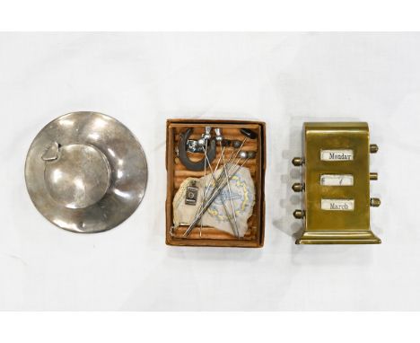 Hallmarked silver Capstan inkwell, hall marks rubbed, brass calendar and hat pins 