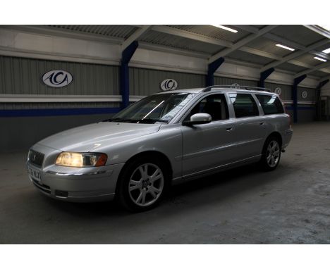 Make &amp; Model: Volvo V70 SE 170BHPDate of Reg: LC06 NUXColour: Silvercc: 2435MoT: 30-12-2022Fuel Type: PETROLMileage: 215k