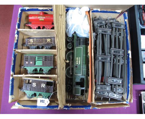Hornby "O"Gauge Clockwork No 2 Special 4-6-2 Tank Goods Set, Southern region green, R/No 2329, set includes four correct wago
