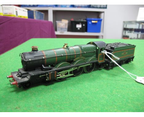 Hornby Dublo "OO" Ref 2220 2 Rail, Castle Class 4-6-0 Steam Locomotive/6 Wheel Tender, "Denbigh Castle", BR green, R/No. 7032