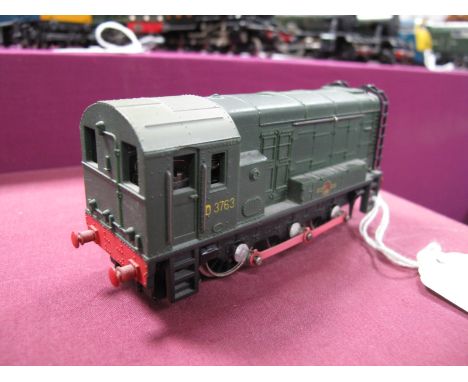 Hornby Dublo 0-6-0  Three Rail Diesel Shunter, BR green R/No D3763, good condition, unboxed.