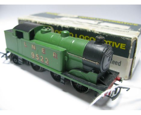 Wrenn "OO"Gauge/4mm Ref W2217 2 Rail 0-6-2 Tank Locomotive, LNER green R/no 9522 - boxed, condition very good, box good.