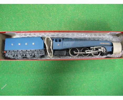 Wrenn "OO" Gauge/4mm Ref W2212 A4 Class 4-6-2 Steam Locomotives/8 Wheel Tender "Sir Nigel Gresley", L.N.E.R garter blue R/No.