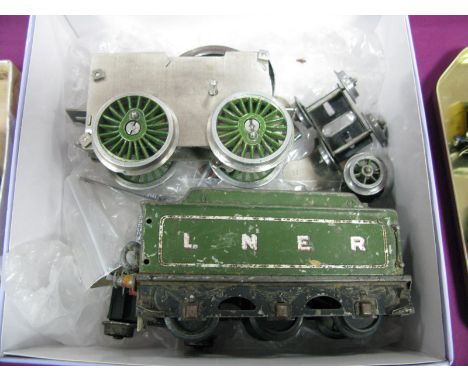 Hornby 'O' Gauge Clockwork Motor For the Flying Scotsman, spring ok, front and rear bogies, piston rods, control pods, 2 keys