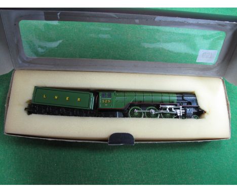 Trix "OO"Gauge/4mm Ref 1186 LNER Class A2 4-6-2 Steam Locomotive and Eight Wheel Tender, " A.H Peppercorn. LNER green R/No 52