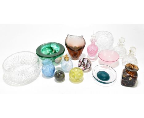 A group of clear and coloured glass including a Mdina mottled vase, height 10.2cm, green glass bowl, an atomiser, three paper