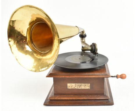 A New Victor oak cased gramophone with G & T 'Exhibition' soundbox, applied gilt label for The Gramophone & Typewriter Ltd an