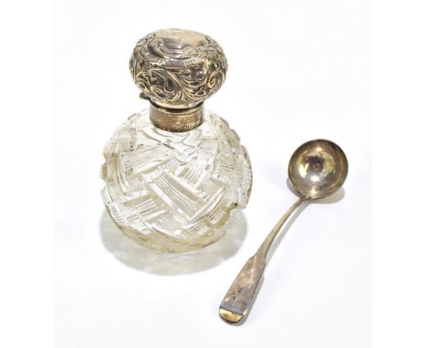 ROBERT KEAY OF PERTH; a Scottish provincial sauce ladle with engraved initial L to handle, length 15.5cm, together with a cut