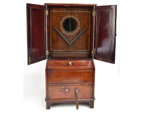 KREBS & KLENK OF HANAU, GERMANY; a Klingsor gramophone in mahogany case, featuring a set of strings across the mouth of the i