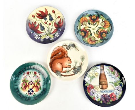MOORCROFT POTTERY; five assorted collectors' plates to include three year plates, a Spitalfields Temple Mills example, etc (5