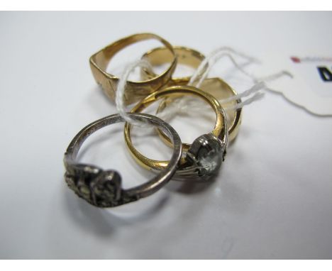 9ct Gold Signet Rings, a 9ct gold ring mount (lacking stone), a patterned band and two further rings. (6)