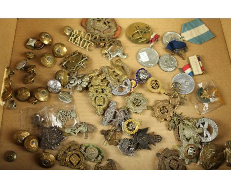 A collection of approx twenty five WWI and later British cap badges
To include Air Training Corps, Manchester Regiment, Royal