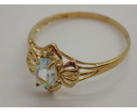 9ct gold topaz set ring size O