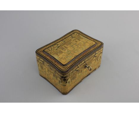 A fine Chinese gilt-laquered export tea caddy, 19th C. Dim.: 17 x 12 x 9   cm     Condition: Good, some wear on the base. Con