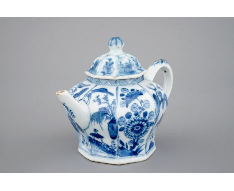 A Chinese blue and white teapot, Kangxi, ca. 1700 H.: 10,5 cm Condition reports and high resolution pictures are available on