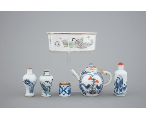 A collection of 18/19th C. Chinese porcelain: a snuff bottle, a teapot, two miniature vases H: 8 cm (the snuff bottle and tea