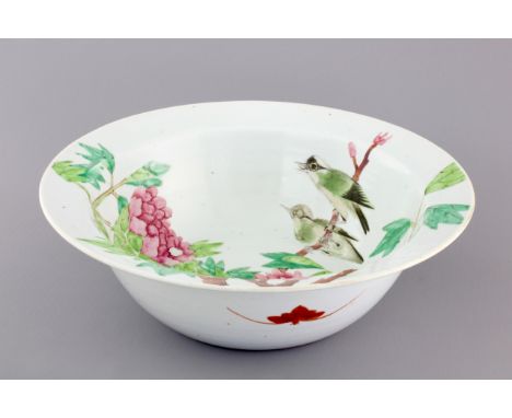 A Chinese porcelain famille rose basin with birds on a branch, 19th C. Dia.: 35   cm H: 11 cm Condition reports and high reso