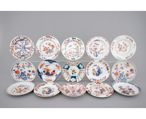 A lot of 15 Chinese imari porcelain plates, Qianlong, 18th C. Dia.: 23,5 cm Condition reports and high resolution pictures ar