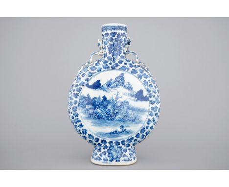 A Chinese blue and white porcelain moon flask with a fine landscape amidst lotus scrolls, 19th C. H.: 35,5 cm Condition: Exce