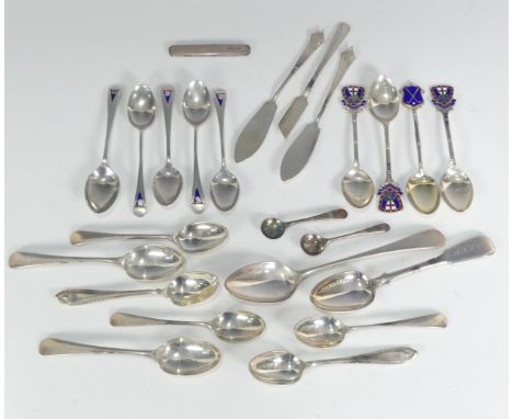 A George V silver Fruit Knife, by Sampson Mordan &amp; Co., hallmarked London, 1932, with two folding blades, 6.5cm long, tog