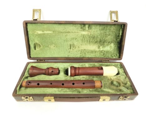 A Paetzold Baroque treble recorder in wood.Ivory reference no 9CYJMQDY
