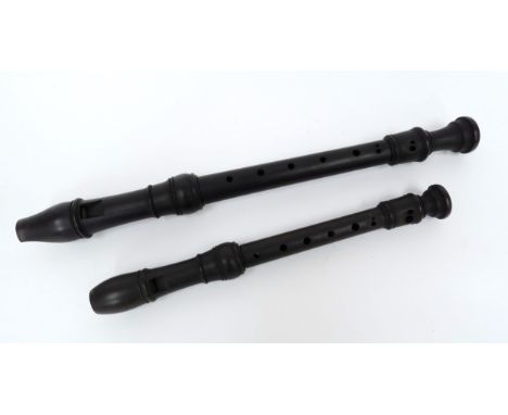 An Albert Lockwood Baroque descant recorder, black wood, and an Albert Lockwood Baroque sopranino recorder in black wood (2)