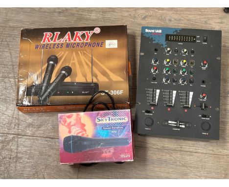 A Blaky ST-306F wireless microphone set (boxed) together with a Skytronic microphone (boxed) and a Soundlab DSM30 mixer (3) 