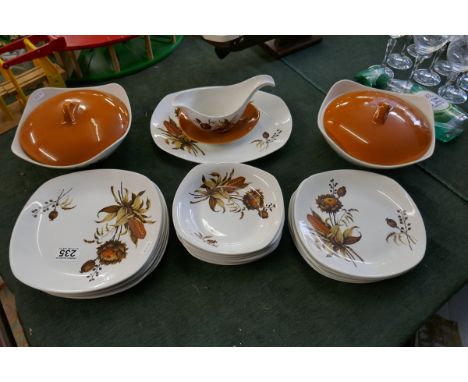 Midwinter dinner service - Fashion Shape - Cornfield designed by John Russell